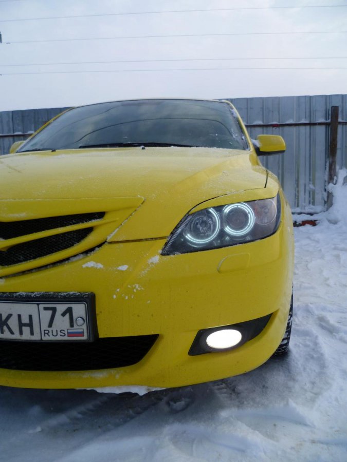 Mazda 3 yellow edition