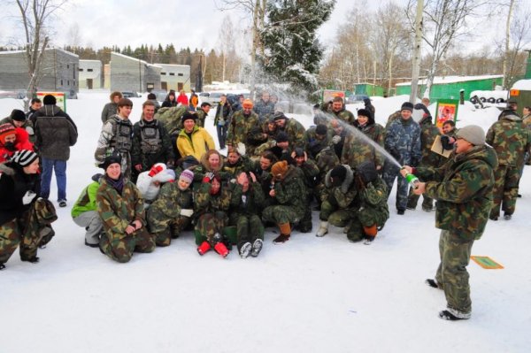 обмыв шампанским победителей 2