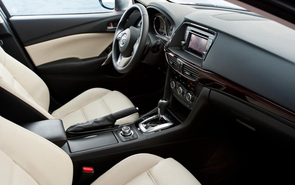 2014-Mazda6-interior.jpg