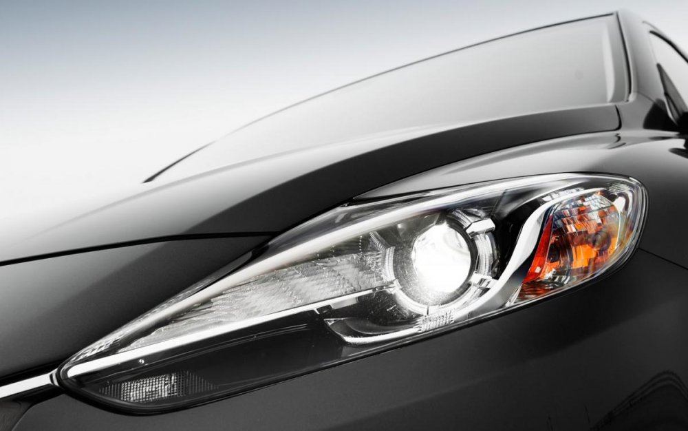 2013-Mazda-CX-9-Grand-Touring-headlamps.jpg