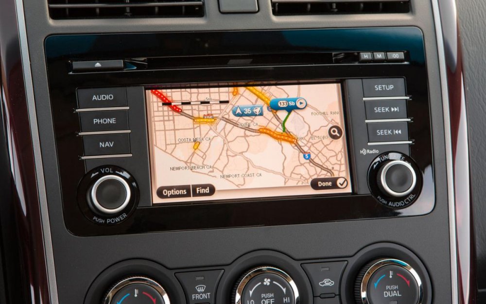 2013-Mazda-CX-9-navigation-system-closeup1.jpg